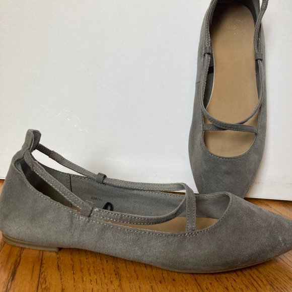 GAP faux suede flats - Picture 5 of 11